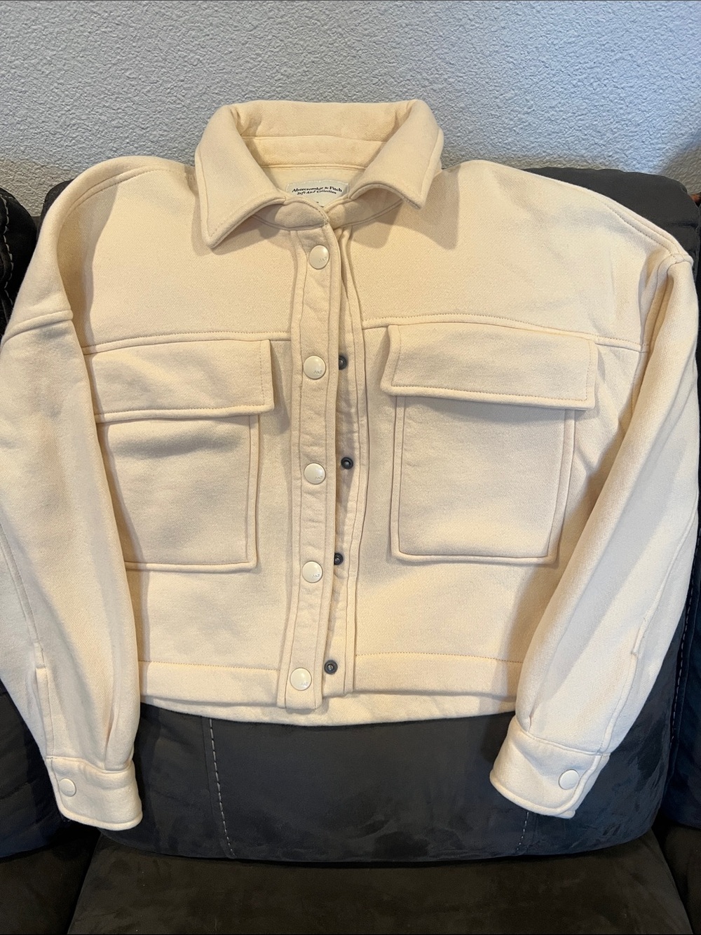 Abercrombie & Fitch Cream Cropped Utility Jacket